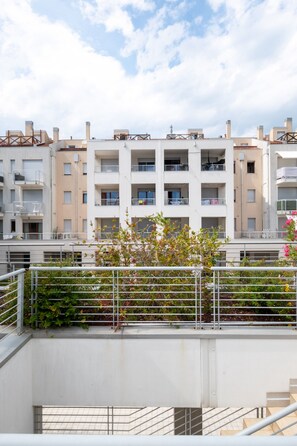 Property grounds - 'Ca'vio Beach Pool' Apartment with Shared Pool, Wi-Fi & Air Conditioning (Cavallino-Treporti)