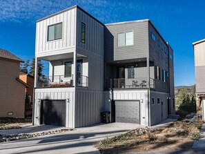 Exterior - Fraser Ridge Retreat 3 Bed 3.5 Bath - Sleeps 9 (Fraser)