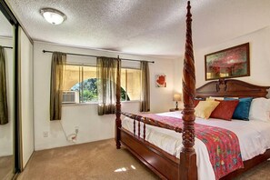 Casa estándar | Tabla de planchar con plancha y wifi gratis