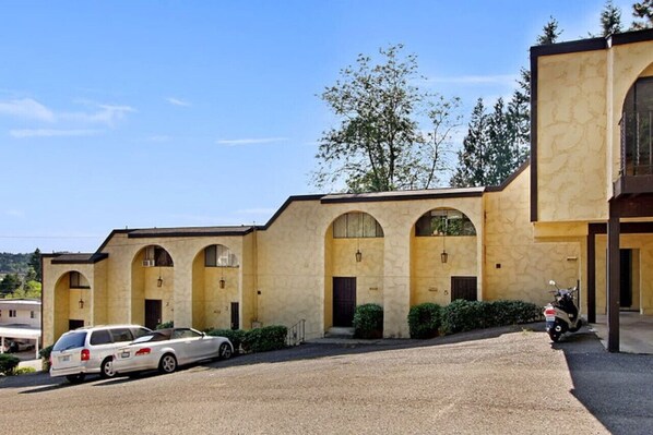 Standard House | Exterior