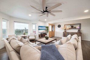 TV, offices - Viva La Vista! | Pool & Jacuzzi | Family Game Room (Vista)