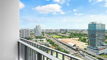 Apartamento, 1 quarto, vista para a cidade | Sacada