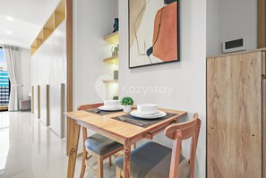 Apartment, 1 Bedroom, City View | Dining room - Hovin by Kozystay - Tebet (Jakarta)