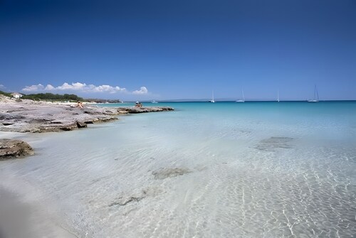 Apartment 'Spiaggia E Relax' with Private Terrace, Garden and Air Conditioning