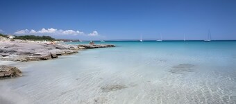 Apartment 'Spiaggia E Relax' with Private Terrace, Garden and Air Conditioning