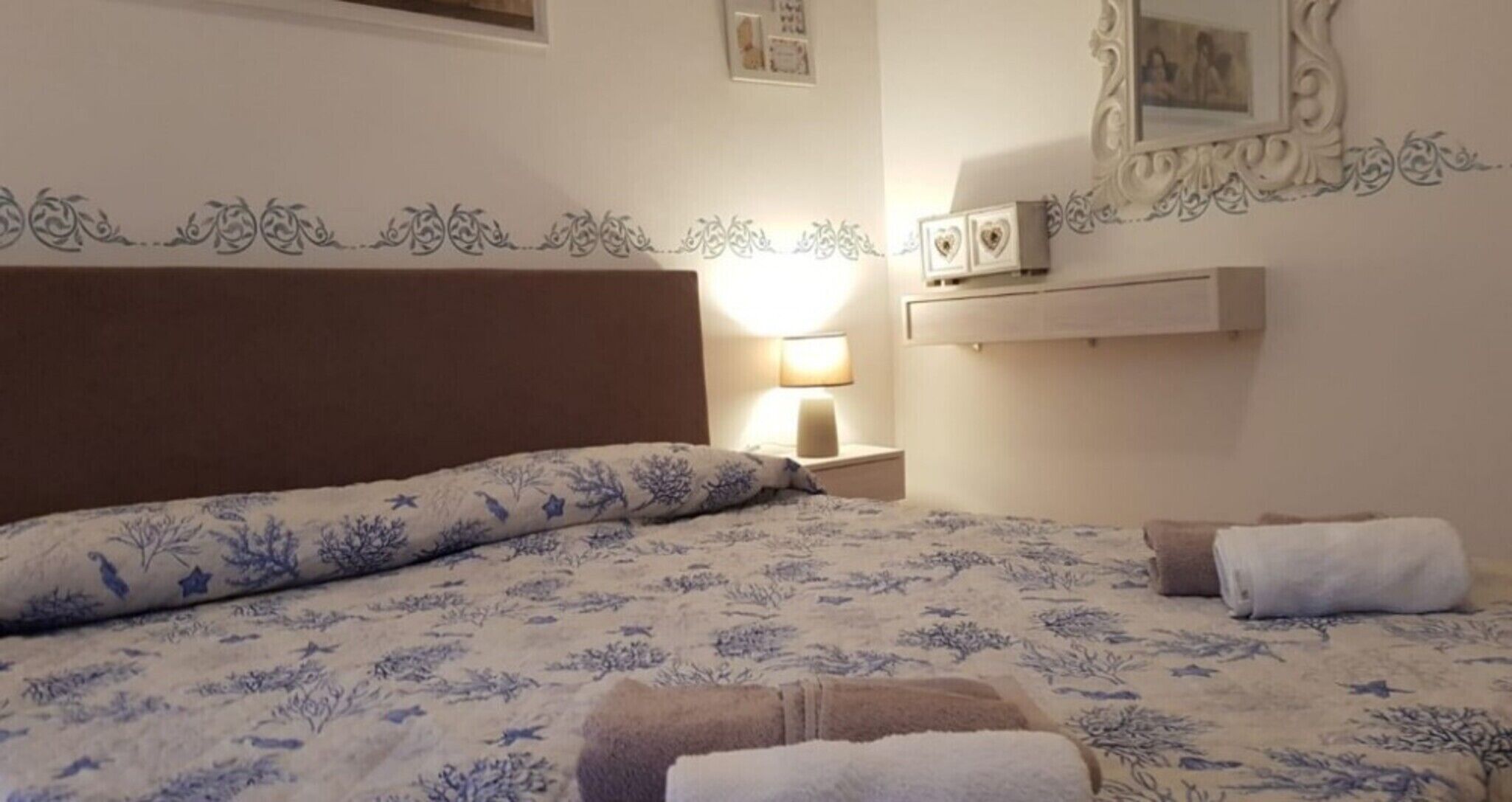 2 bedrooms, iron/ironing board, bed sheets