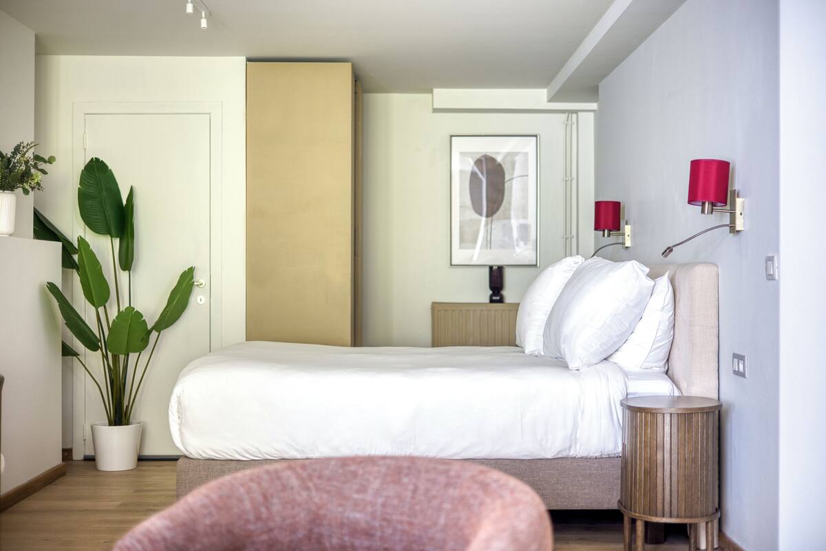 Iron/ironing board (on request), WiFi (free), bed sheets