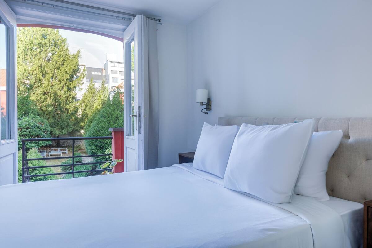 Iron/ironing board (on request), WiFi (free), bed sheets