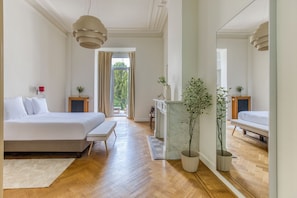 Iron/ironing board, free WiFi, bed sheets - Mas Europe by Sweett (Brussels)