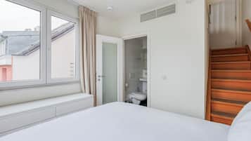 Iron/ironing board, free WiFi, bed sheets