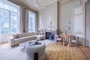 Living area - Mas Europe by Sweett (Brussels)