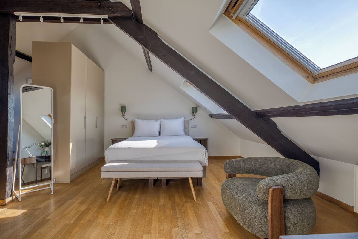 Iron/ironing board (on request), WiFi (free), bed sheets