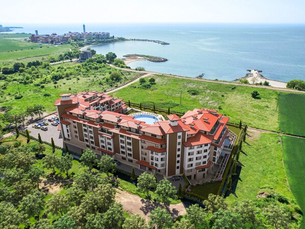 Leilighet, 1 soverom, balkong, havutsikt | Fasade