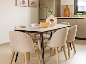 Appartement, 1 slaapkamer, balkon, uitzicht op zee | Dineerruimte
