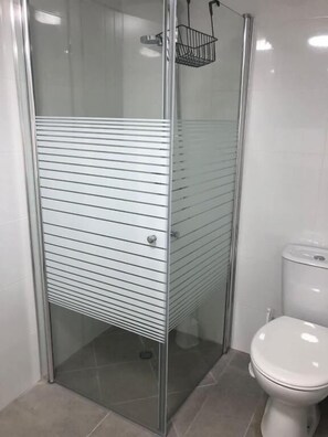 Apartamento, vistas al jardín | Baño