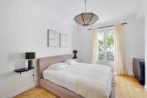 3 habitaciones y espacio para trabajar con laptop 