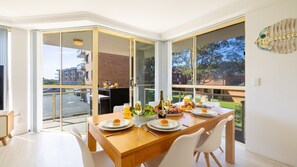 Dining - Seaspray Sands  Just 50 meters from the water’s edge and close to Beach (Nelson Bay)