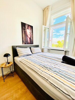 Basic Apartment | Iron/ironing board, free WiFi - Comfortable 5BR Stay Near Westbahnhof (Vienna)