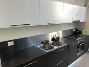 Private kitchen - Gorgeous new Loft in the center, just a few minutes walk from the sea (Senigallia)