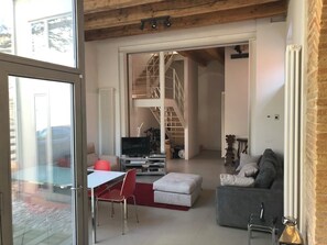 TV, stereo - Gorgeous new Loft in the center, just a few minutes walk from the sea (Senigallia)