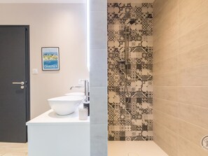 Bathroom - Comfortable house for 8 pers. with private garden in Montmartin-sur-Mer (Montmartin-sur-Mer)