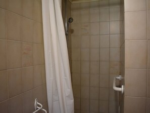 Bathroom - Comfortable 2-room apartment - 4 people - Garden in Font-Romeu (Font-Romeu-Odeillo-Via)