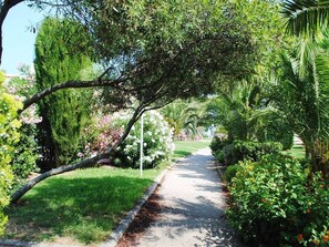 Property grounds - 2-room apartment with pool and beach in Bormes-les-Mimosas (Bormes-les-Mimosas)