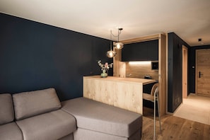 Apartment 3.09 | Living area | Flat-screen TV - The Post Apartments (Dobbiaco)