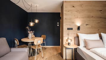 Apartment 3.02 | In-room dining