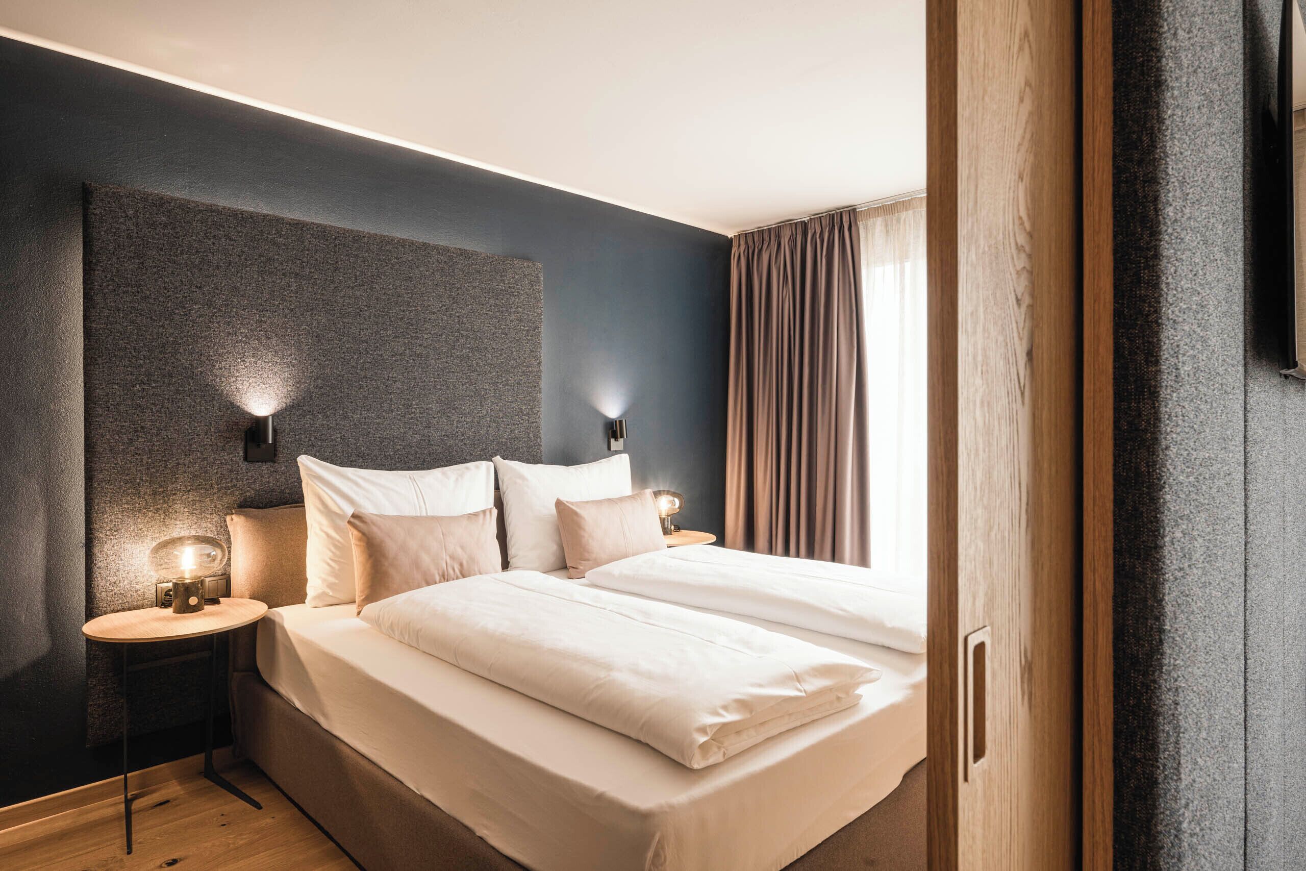 Apartment 3.04 | In-room safe, blackout drapes, soundproofing, iron/ironing board