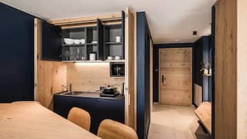 Apartment 3.05 | Restauration dans la chambre