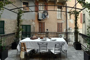 公寓 | 高級寢具、羽絨被、熨斗/熨衫板、嬰兒床 (收費)