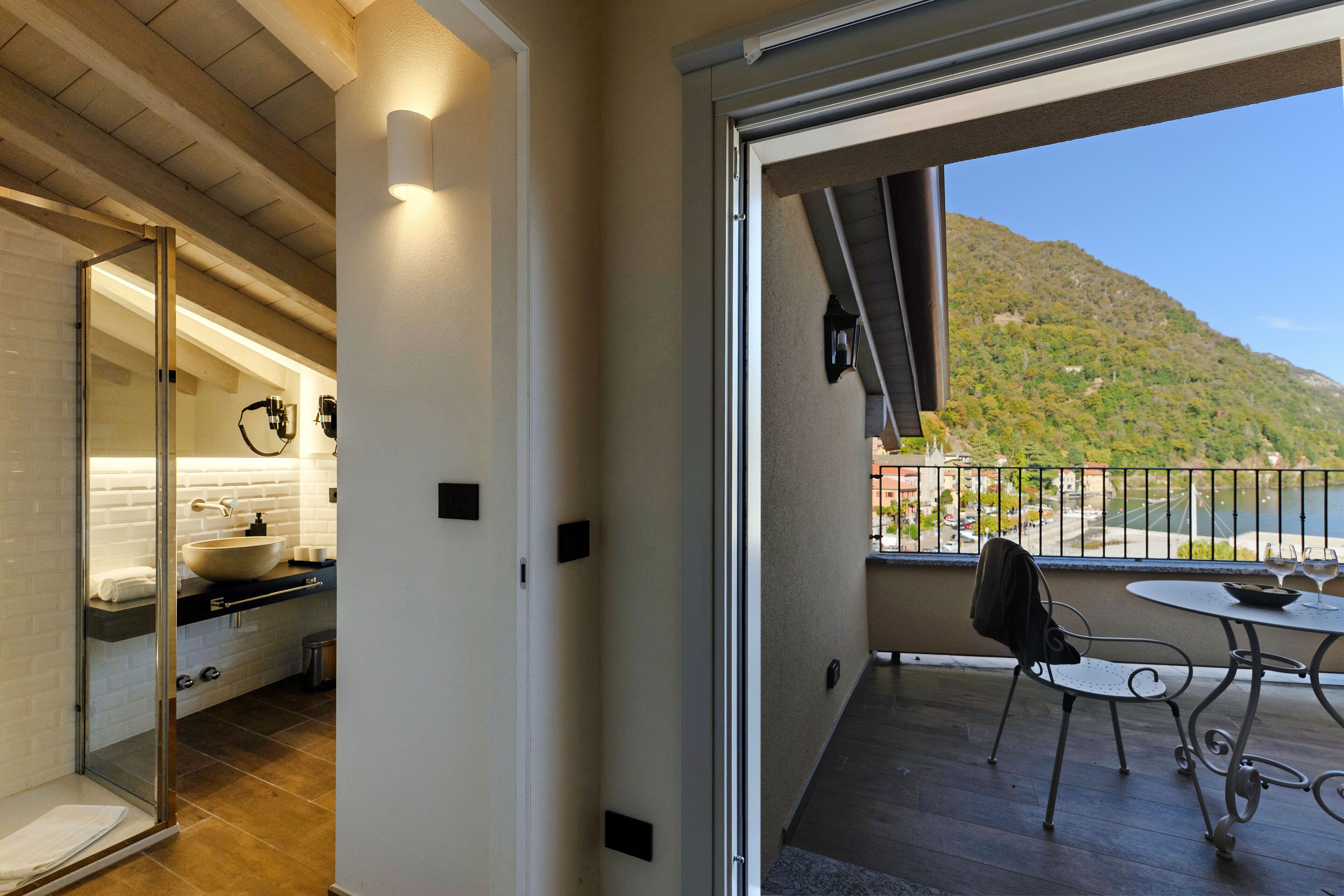 Apartment | Premium bedding, down comforters, iron/ironing board, cribs/infant beds