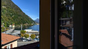 Apartment | Premium bedding, down duvets, iron/ironing board, cots/infant beds