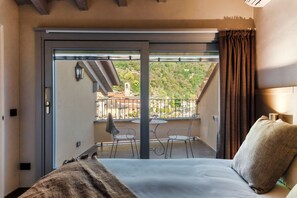 公寓 | 高級寢具、羽絨被、熨斗/熨衣板、搖籃/嬰兒床