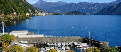 Apartment | Premium bedding, down comforters, iron/ironing board, cribs/infant beds