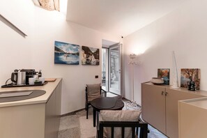 公寓 | 高級寢具、羽絨被、熨斗/熨衣板、搖籃/嬰兒床