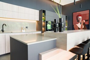 Interior - Stylish 1-BR Urban Oasis for 3 in Las Condes (Las Condes)
