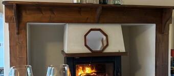 Gîte de 12 opposite the Brasserie des Anges in Corrèze