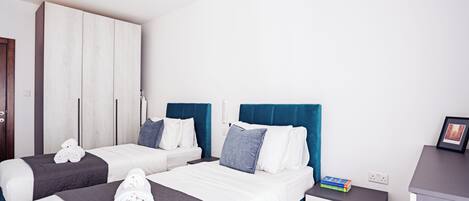 Iron/ironing board, free WiFi, bed sheets