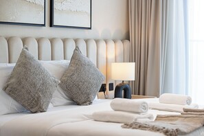 Departamento Deluxe, balcón, vista a la ciudad | Tabla de planchar con plancha 
