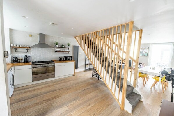 Private kitchen - Seaside Retreat| Steps from Brighton Beach (Brighton and Hove)