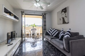 TV - Castle Harbour 39 - Two Bed (Los Cristianos)