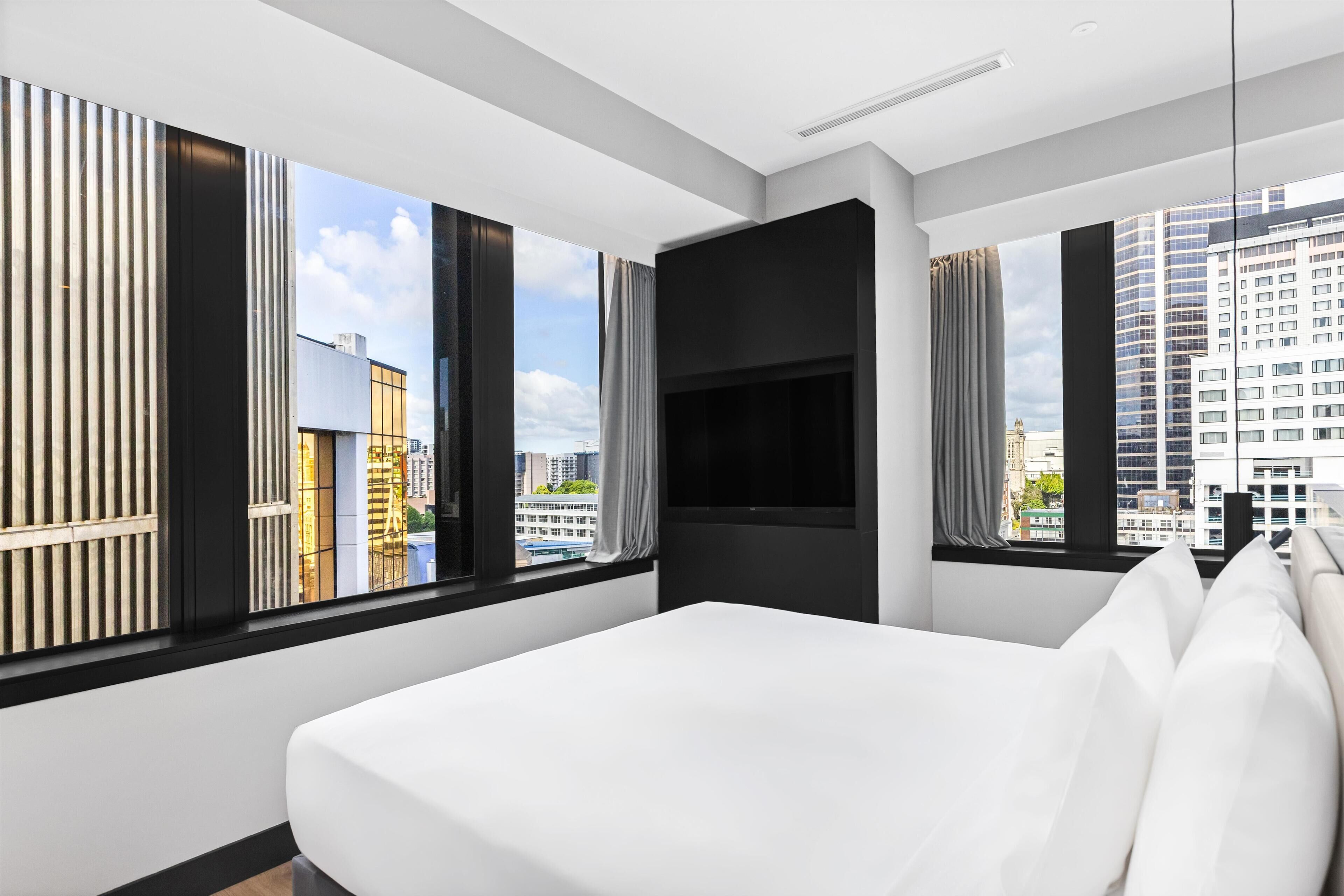 Suite (Panorama View)