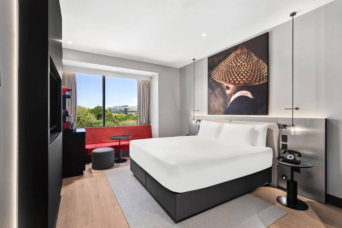Superior Room | 322 bedrooms, in-room safe, desk, laptop workspace