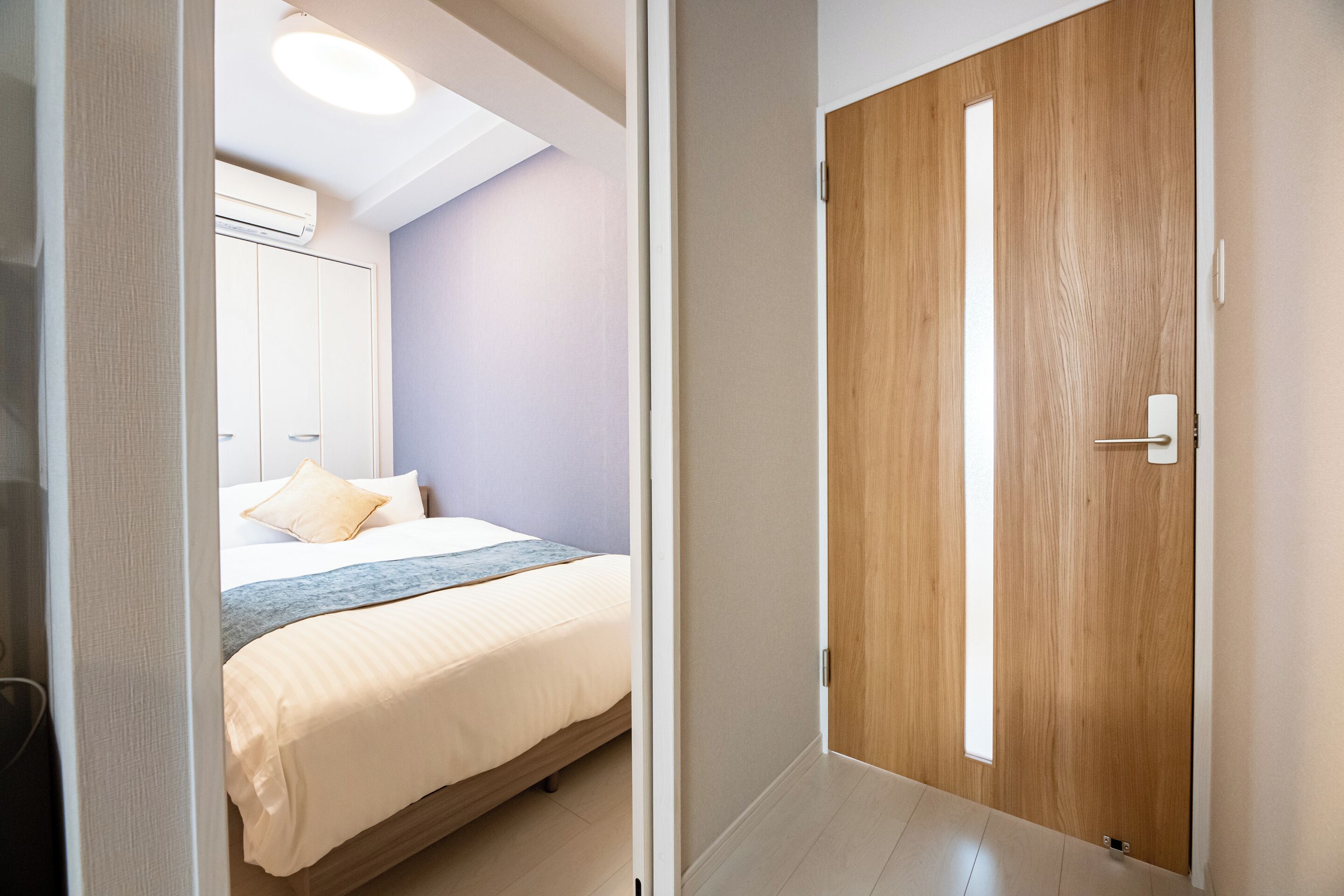 Blackout curtains, free WiFi, bed sheets