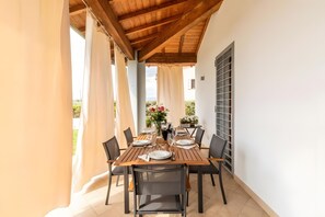 Dining - Villa Il Fico – Cavriglia: Relax in the Heart of Chianti (Cavriglia)