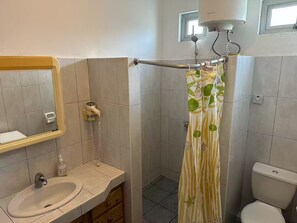 Hair dryer, towels, soap, toilet paper - Pingouinvillas : Holiday Rental Mauritius (Blue Bay)