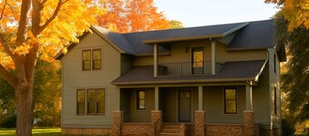 Robin's Nest in Leland