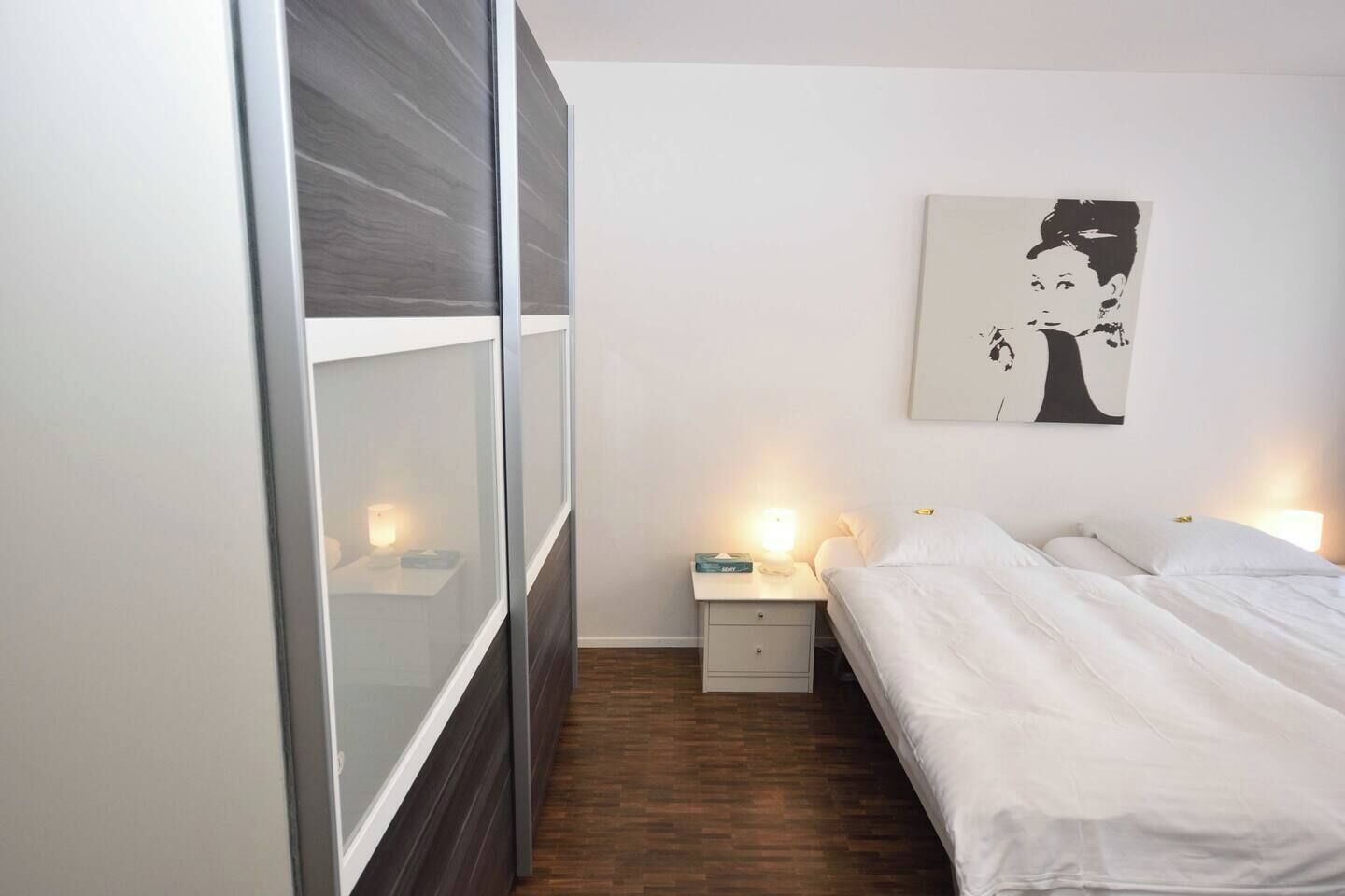 2 bedrooms, desk, iron/ironing board, WiFi